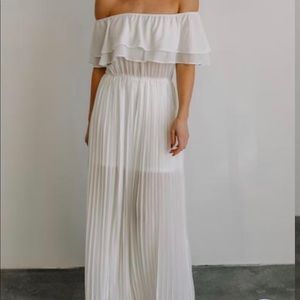 PLEATED MAXI DRESS IN WHITE - Large